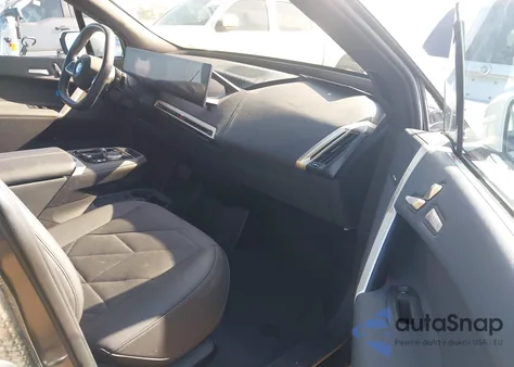 2024 BMW Ix xDrive50 z USA, uszkodzony, nr VIN WB523CF08RCR88337